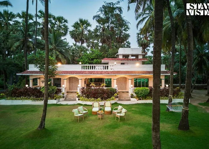 Stayvista'S Villa Bharat - Beachfront Serenity With A Spacious Lawn